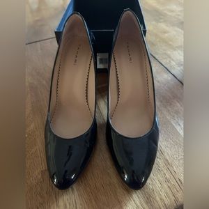 Tahari Westerly black patent shoes
